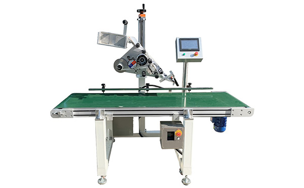 平面貼標(biāo)機(jī)：瞬間提升產(chǎn)品形象！