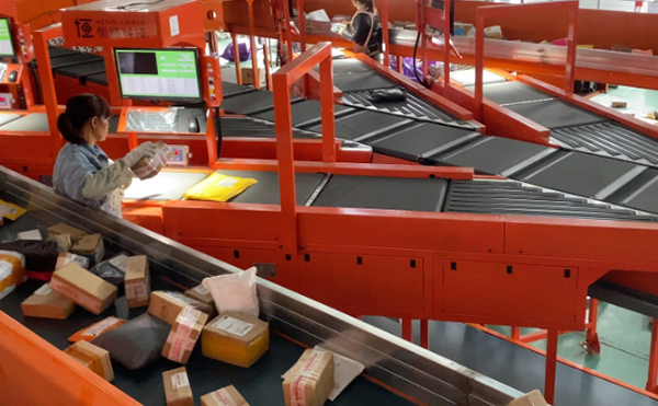 高臻快遞包裹分揀機,快遞分揀機,物流快遞分揀設備