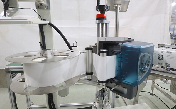 即時(shí)打印貼標(biāo)機(jī),打印貼標(biāo)機(jī)設(shè)備,全自動(dòng)貼標(biāo)機(jī)生產(chǎn)廠家,高臻智能